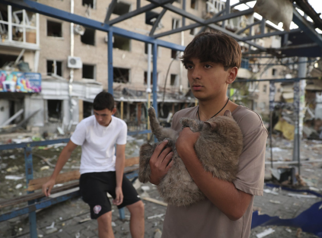 Ukrajinske snage pogodile stambenu zgradu u Zaporoškoj oblasti, najmanje 10 povređeno