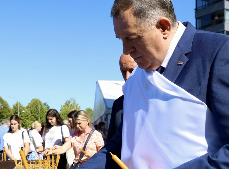 Dodik upalio sveću za Čarlija Kirka