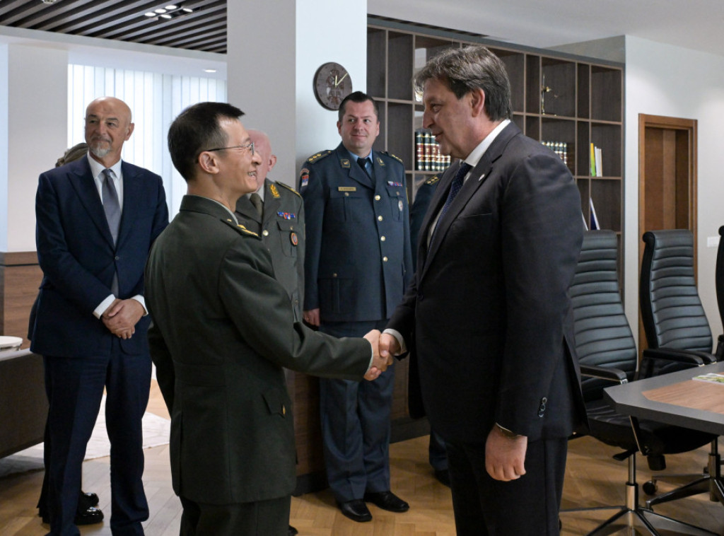 Gašić sa delegacijom iz Kine: Jačanje veza između odbrambenih industrija dve zemlje