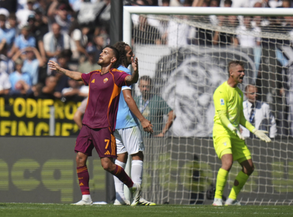 Lorenco Pelegrini doneo pobedu fudbalerima Rome u gradskom derbiju protiv Lacija