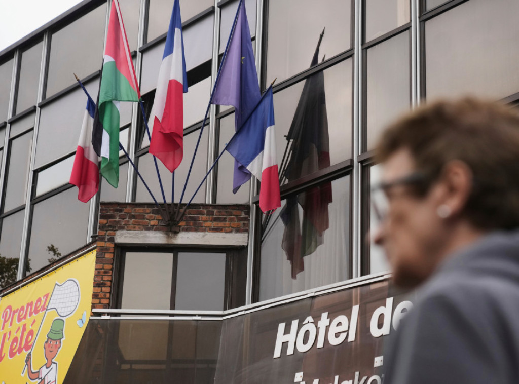 Nekoliko francuskih gradonačelnika istaklo palestinske zastave na gradskim kućama