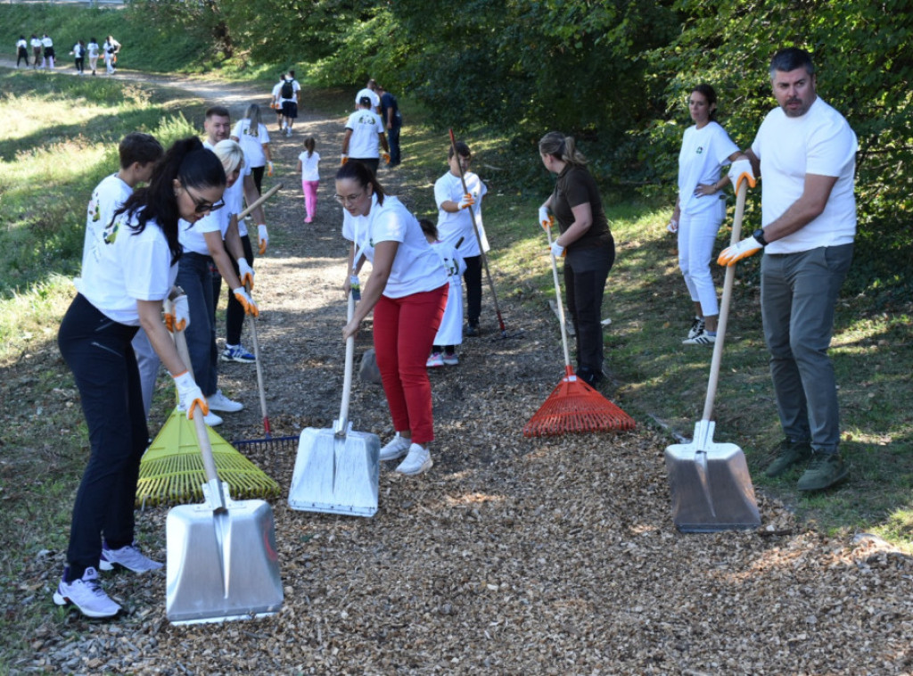 Sara Pavkov sa mladima na Fruškoj gori započela veliku nacionalnu ekološku kampanju