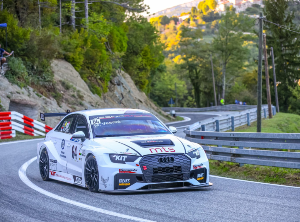 Vesnić posle 11 trkačkih vikenda osvojio sezonsko srebro u EHCC