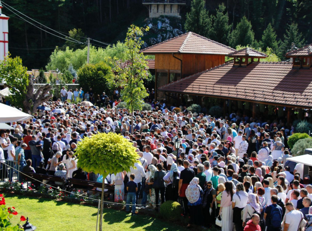 Više od 15.000 vernika prisustvovalo proslavi 90 godina ikone Bogorodice Kurske