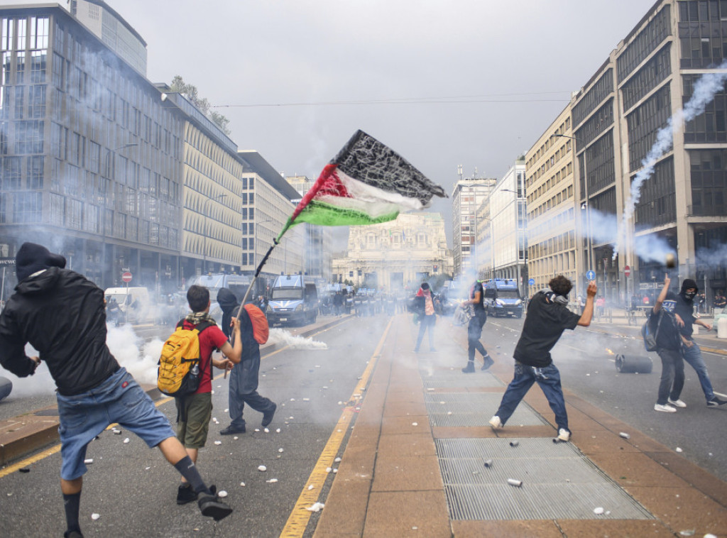 Milano: Desetine propalestinskih demonstranata uhapšene, povređeno 60 policajaca