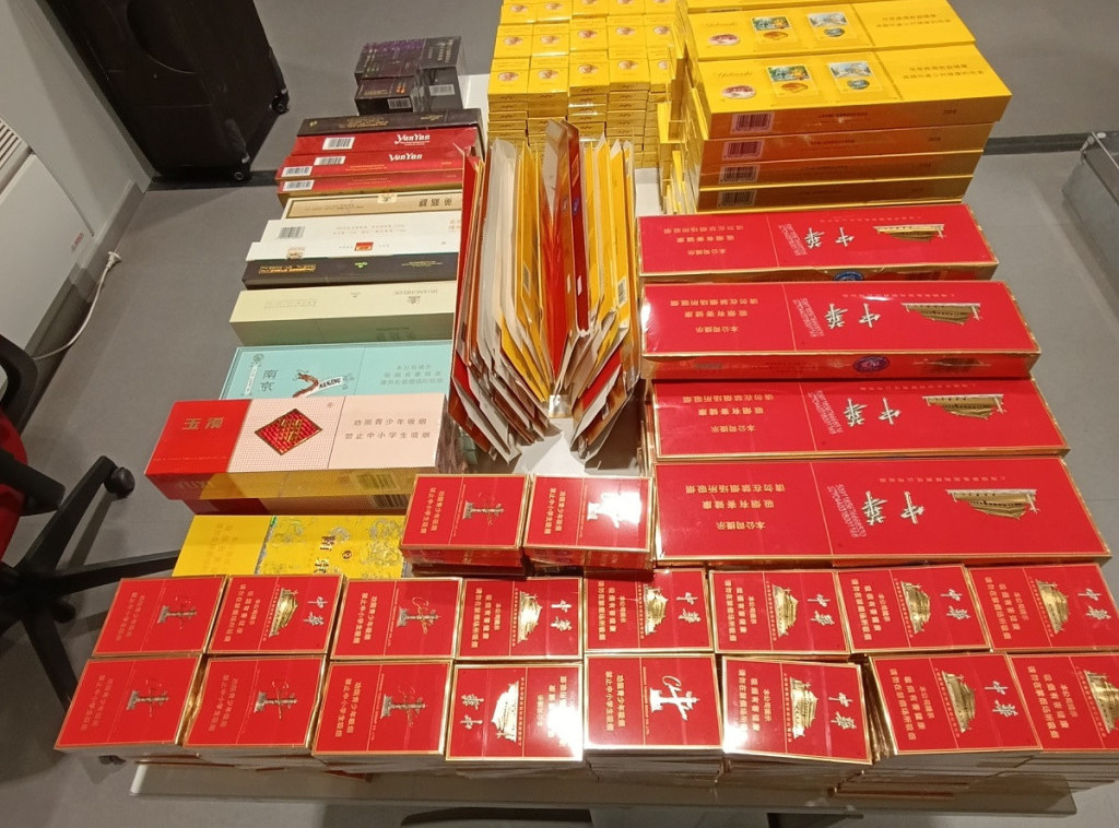 Uprava carina: Sprečena dva pokušaja šverca cigareta na Aerodromu Nikola Tesla