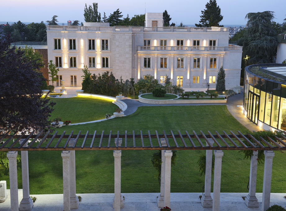 Palata umetnosti Madlena  slavi jubilej izložbom "Vode okeana - izvor života"