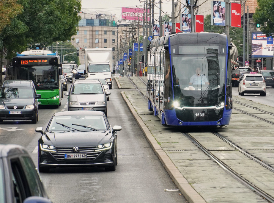 Apel građanima da danas na Zadušnice koriste gradski prevoz, koji će biti pojačan