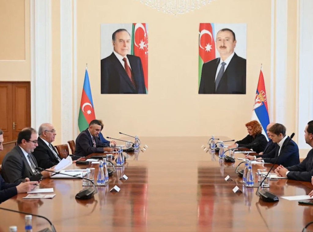 Brnabic meets with Azerbaijani PM in Baku