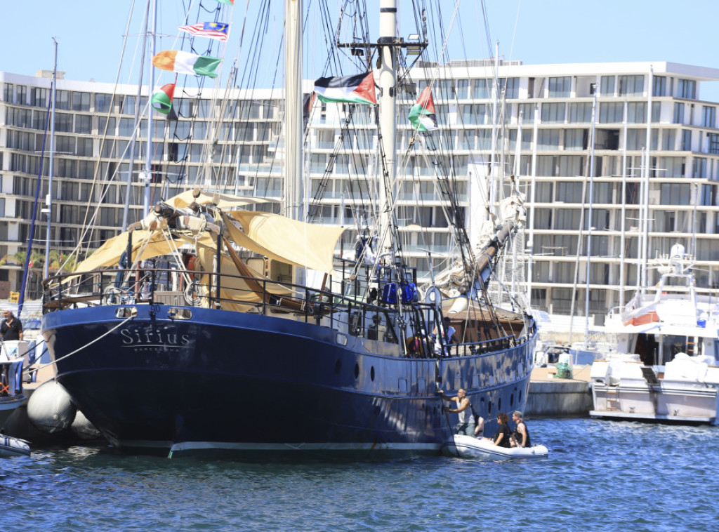 Izraelski dronovi ometali flotilu Grete Tunberg u humanitarnoj misiji prema Gazi