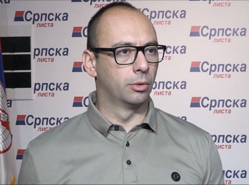 Igor Simić: U zgradi opštine Zvečan oskrnavljene ikone, svetiteljima izgrebane oči