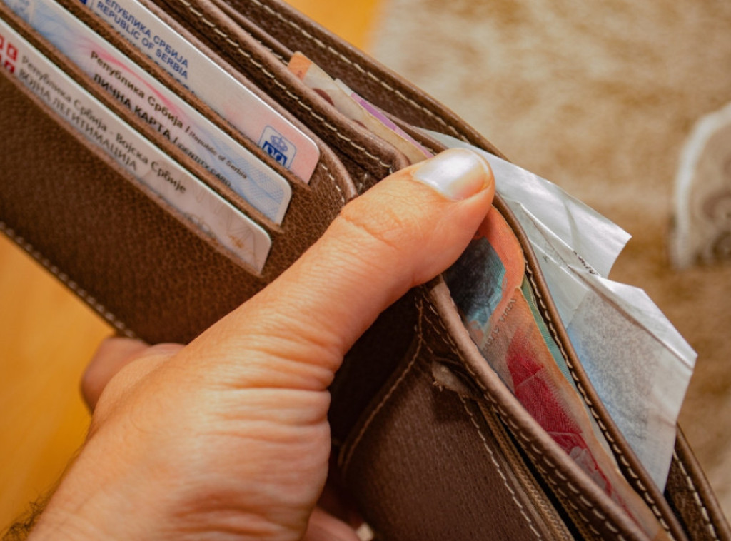 Počela isplata prve dve rate učeničkih stipendija i kredita