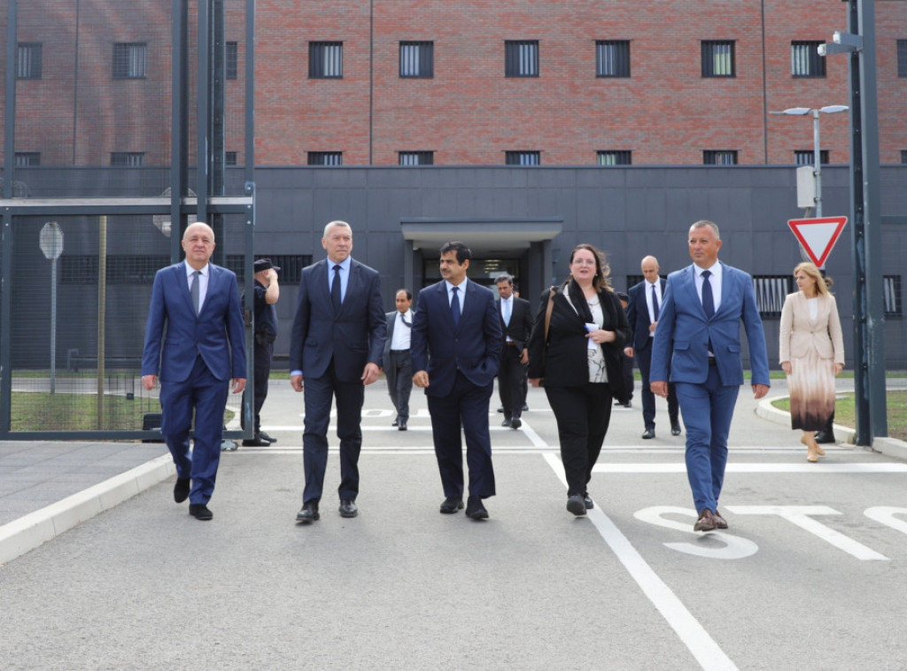 Dejan Carević sa predstavnicima pravosudnih organa Ujedinjenih Arapskih Emirata posetio Kazneno-popravni zavod Pančevo