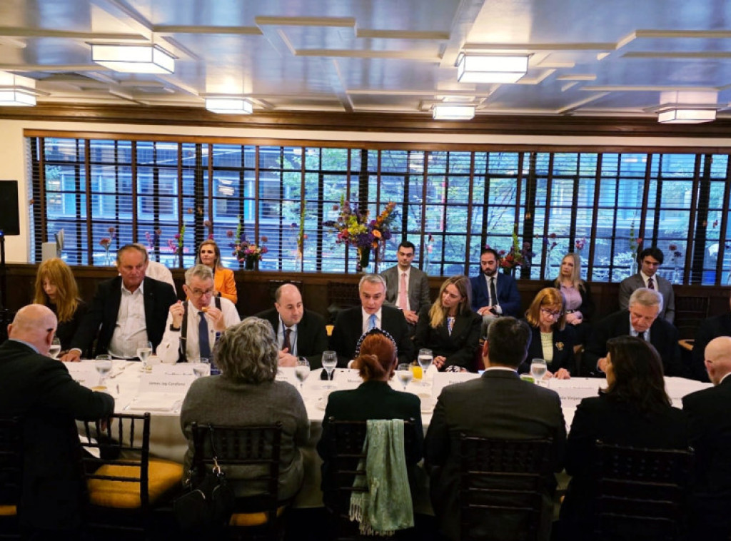 Kozarev učestvovao na okruglom stolu Delfi ekonomskog foruma o budućnosti SAD i Evrope