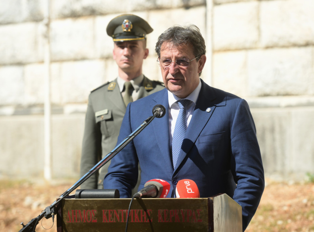 Gašić: Sloboda i čast naroda i države počivaju na senima srpskih vojnika