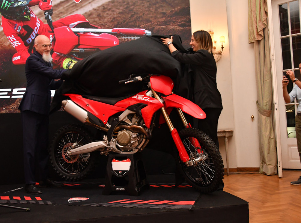 Prvi terenac marke Dukati predstavljen u Beogradu