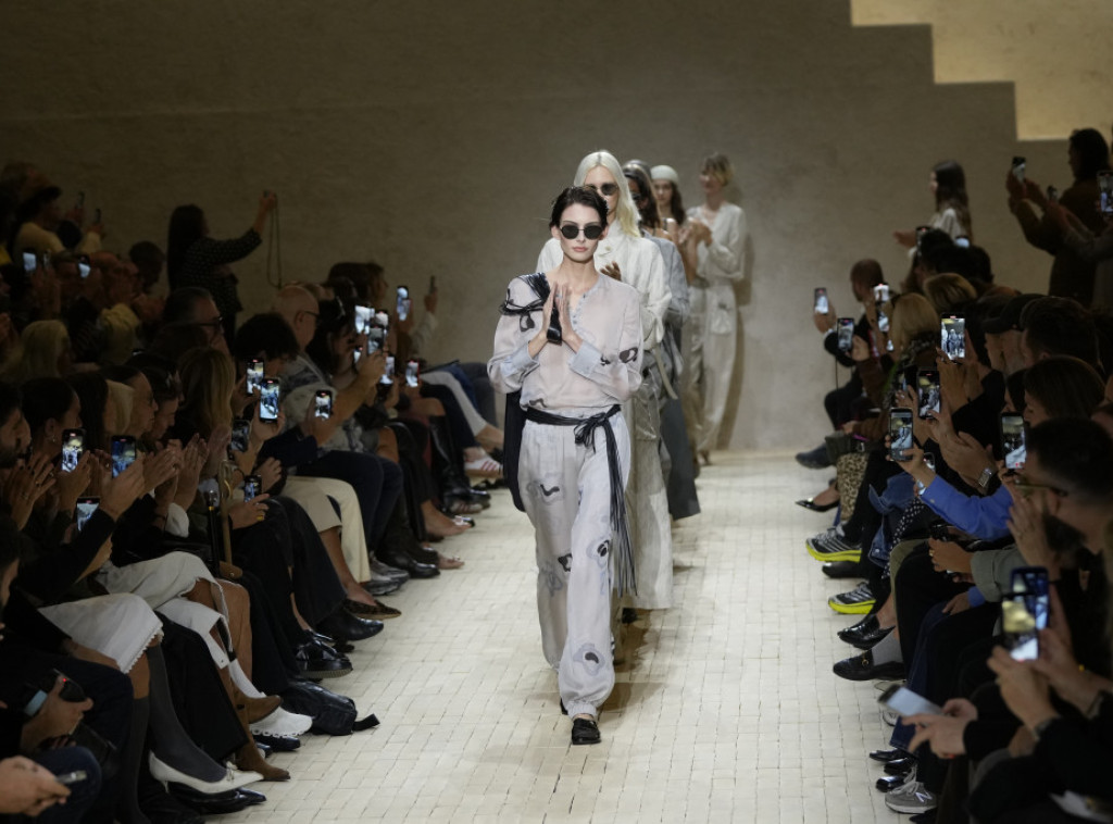 Emporio Armani predstavio prvu kolekciju nakon smrti osnivača