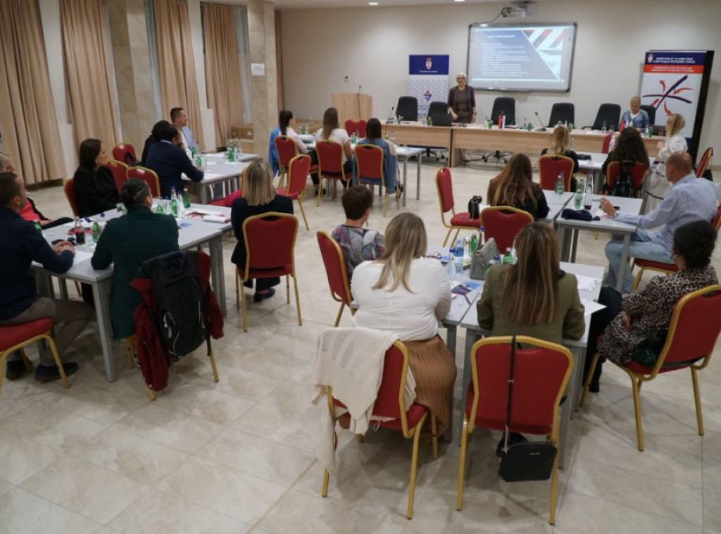 U Plandištu održana prva obuka državnih službenika iz oblasti upravljanja migracijama