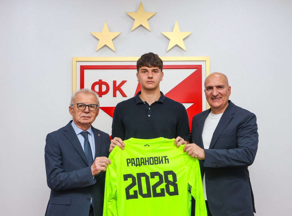 Savo Radanović produžio ugovor sa FK Crvena zvezda do 2028. godine