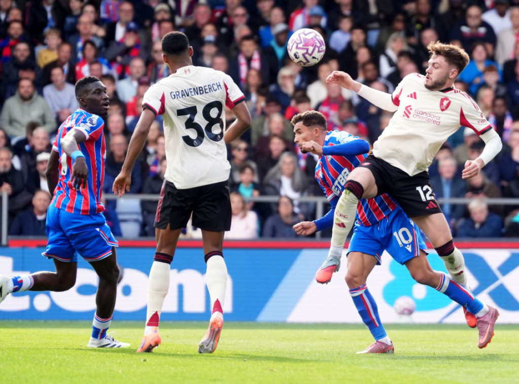 Fudbaleri Kristal Palasa naneli Liverpulu prvi poraz u sezoni, Brajton pobedio Čelsi