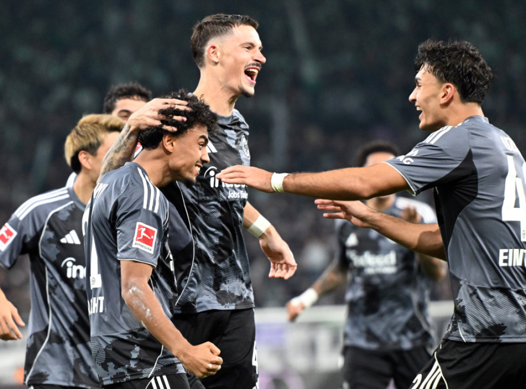 Fudbaleri Ajntrahta kao gosti savladali Borusiju u Menhengladbahu rezultatom 6:4