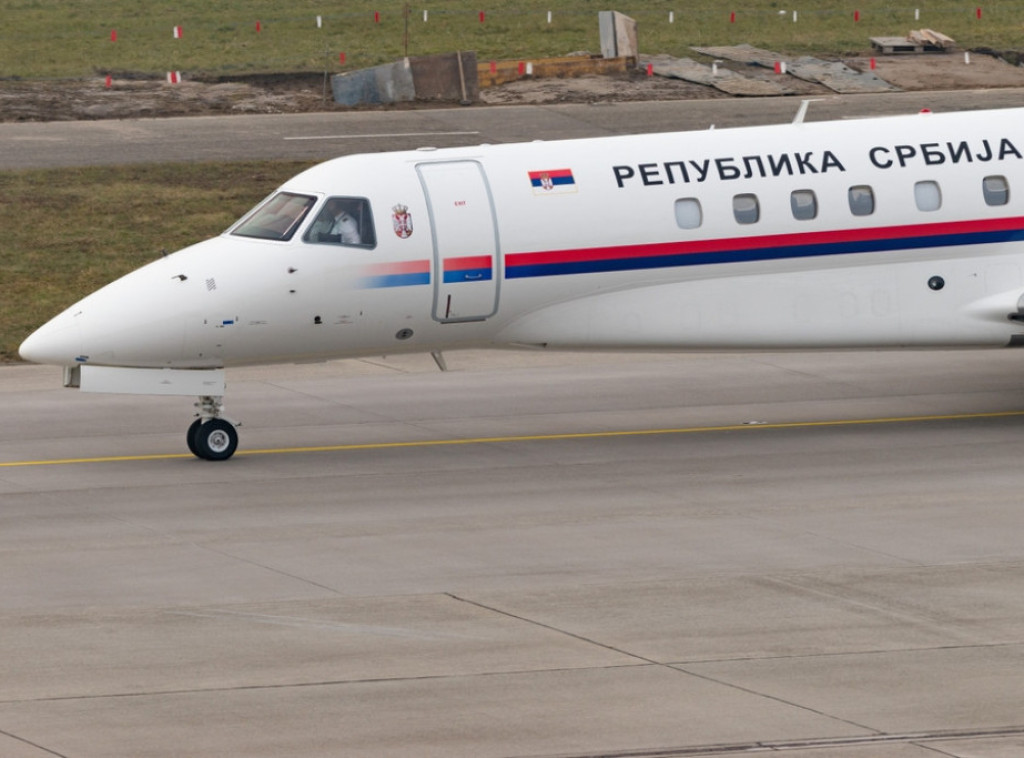 Avion u kojem je general Nebojša Pavković sleteo u Beograd