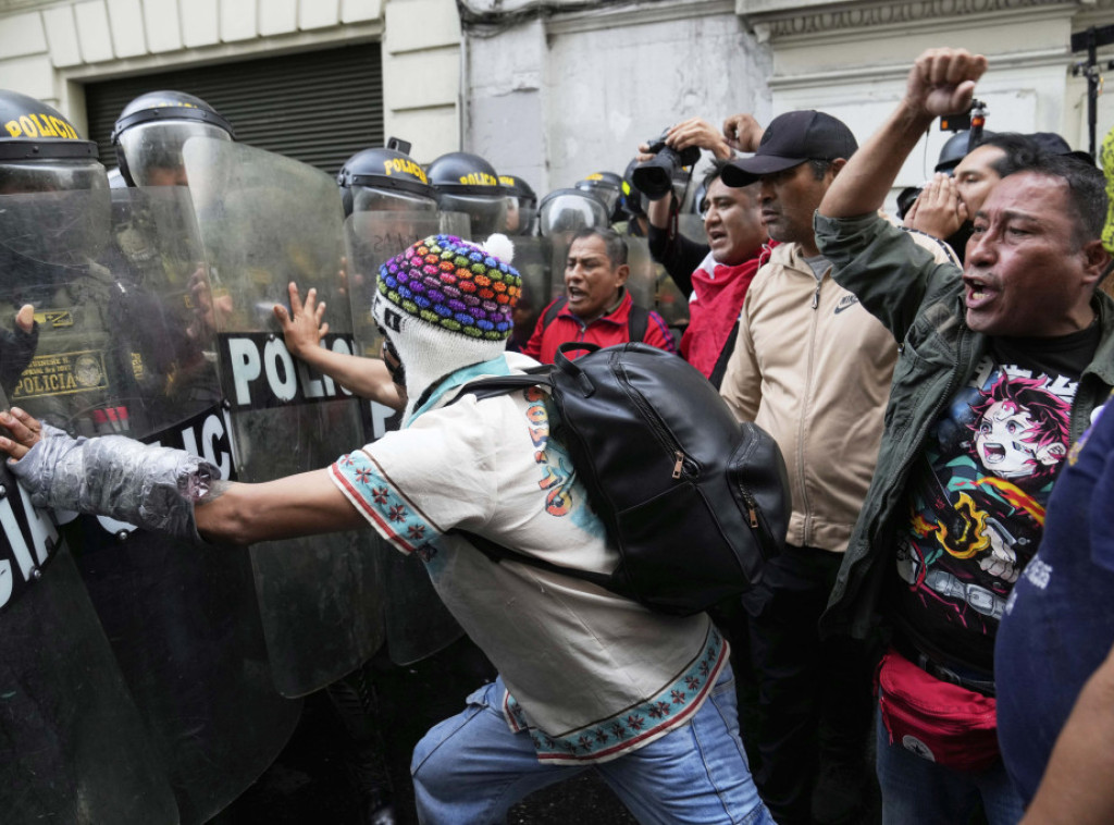 Lima: Tokom antivladinih protesta povređeno više osoba