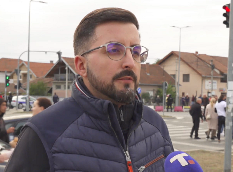 Nebojša Obrknežev: Građani na skupovima protiv blokada za očuvanje stubova stabilnosti države