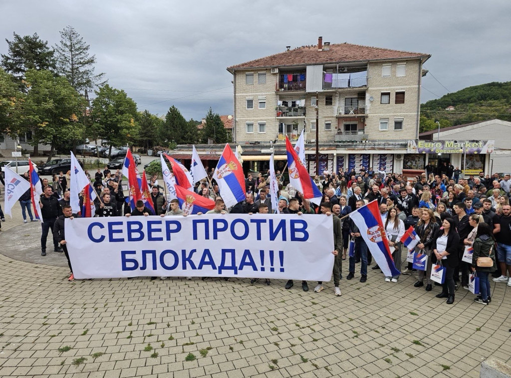 U srpskim sredinama u AP KiM skupovi protiv blokada