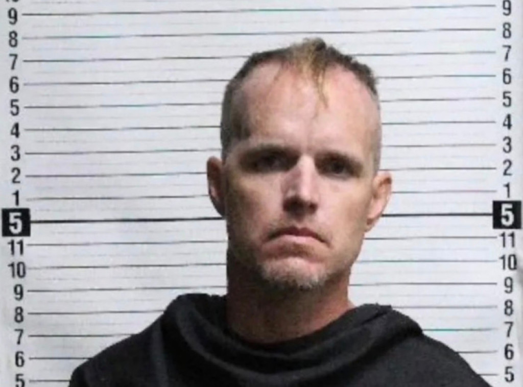 Najdžel Maks Edž optužen za tri ubistva prvog stepena i pet pokušaja ubistva