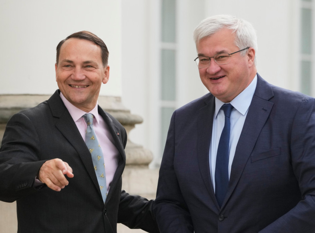 Sikorski: Jedino Kina može da Rusiji nametne prekid vatre u Ukrajini