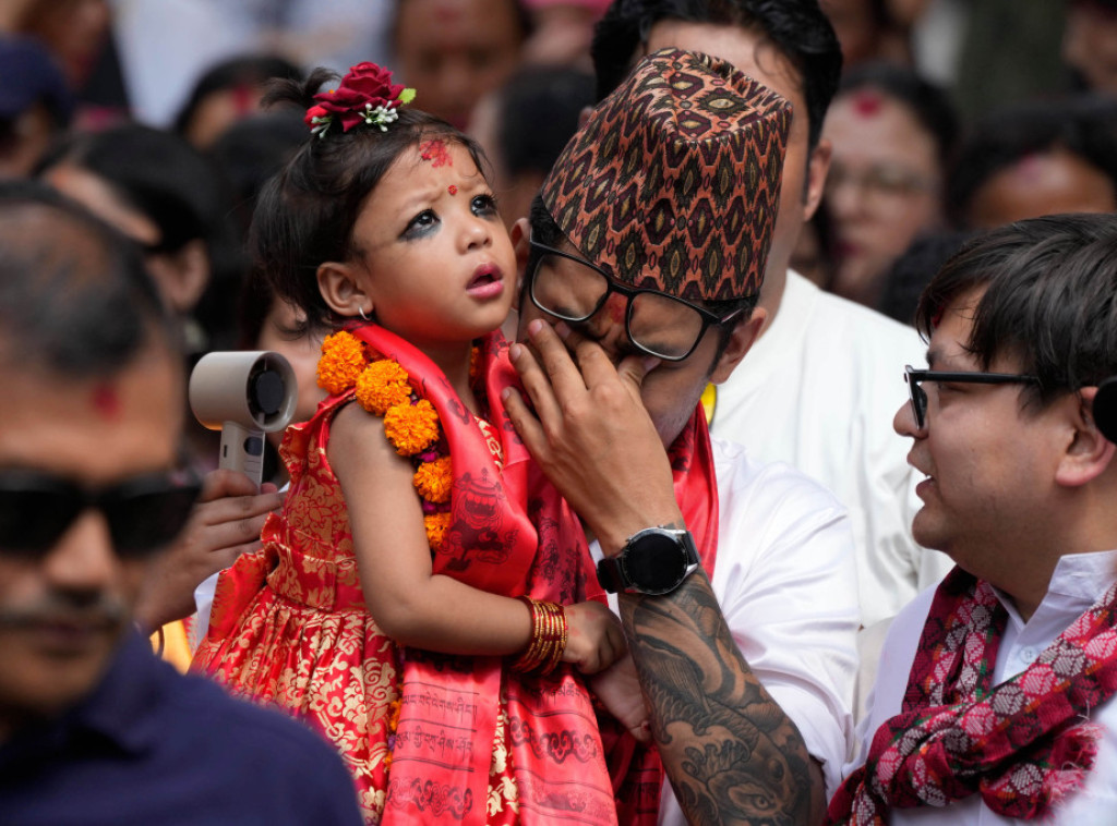 Nepal izabrao dvogodišnju devojčicu za novu "živu boginju" Kumari