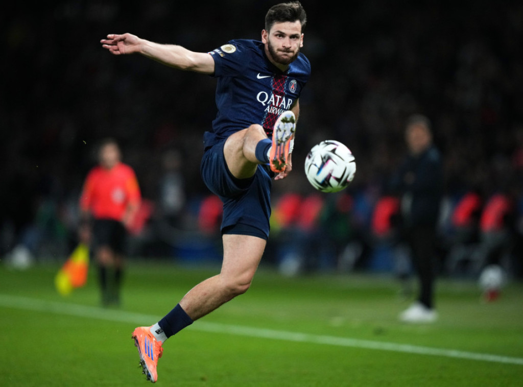 Fudbaler Pari Sen Žermena Hviča Kvarackelija zbog povrede propušta meč sa Barselonom