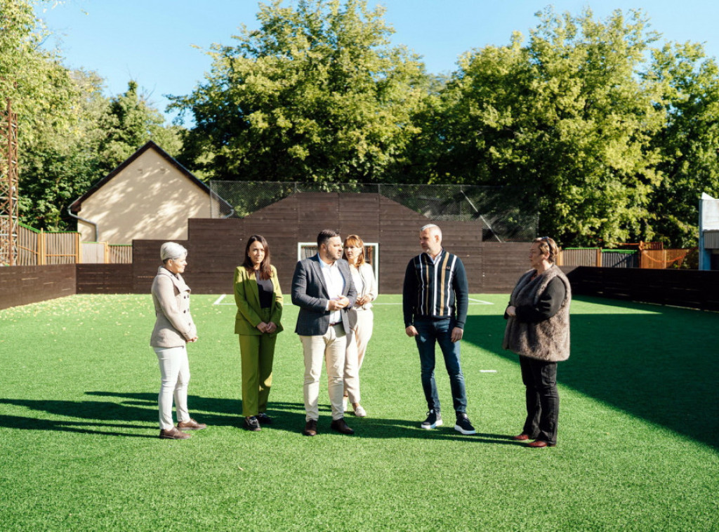 Basta obišao rekonstruisane terene u okviru Osnovne škole „Petar Kočić“ u Temerinu