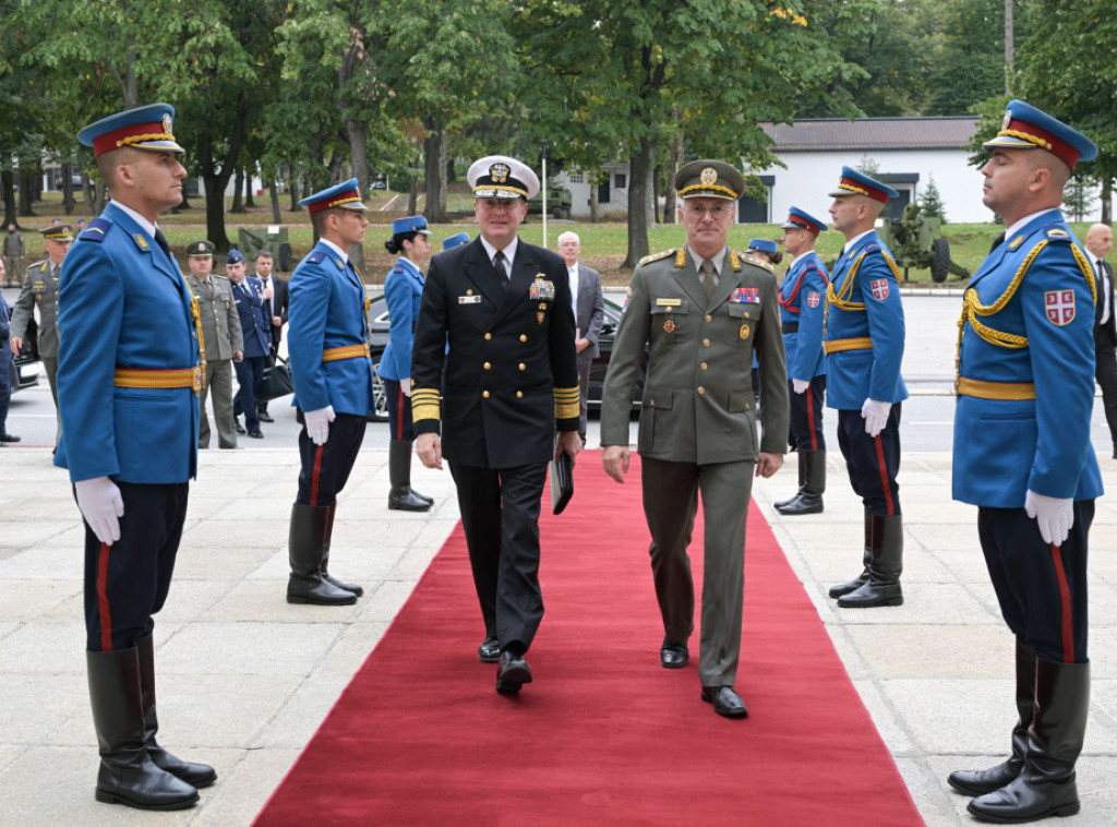 Mojsilović sa admiralom Mančom razgovarao o stanju bezbednosti u AP Kosovo i Metohija