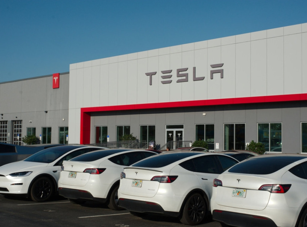 Tesline isporuke porasle za sedam odsto, konkurentski Rivian smanjio ciljeve za 2025. godinu