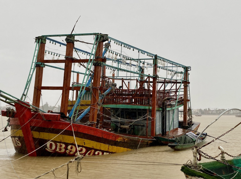 Tajfun Matmo pogodio Filipine, otežao reagovanje nakon zemljotresa
