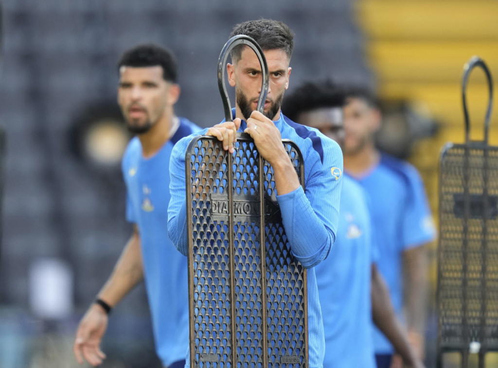 Urugvajski fudbaler Rodrigo Bentankur potpisao dugoročni ugovor sa Totenhemom