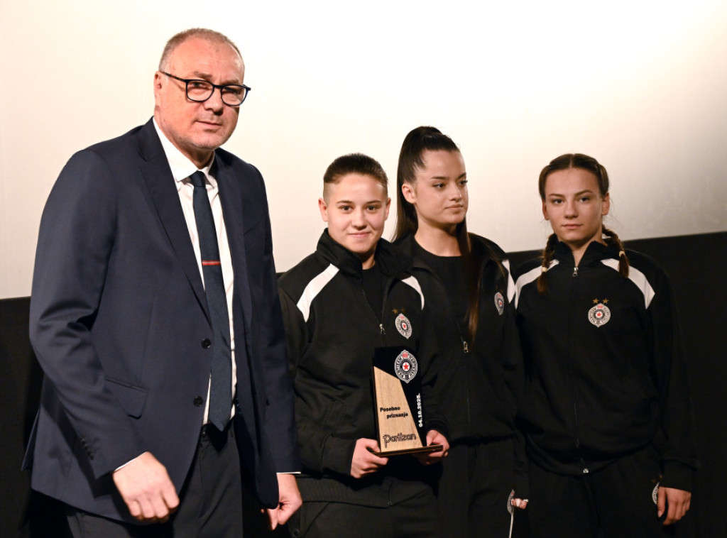 JSD Partizan dodelio godišnje nagrade, najbolji su karatistkinje i rukometaši