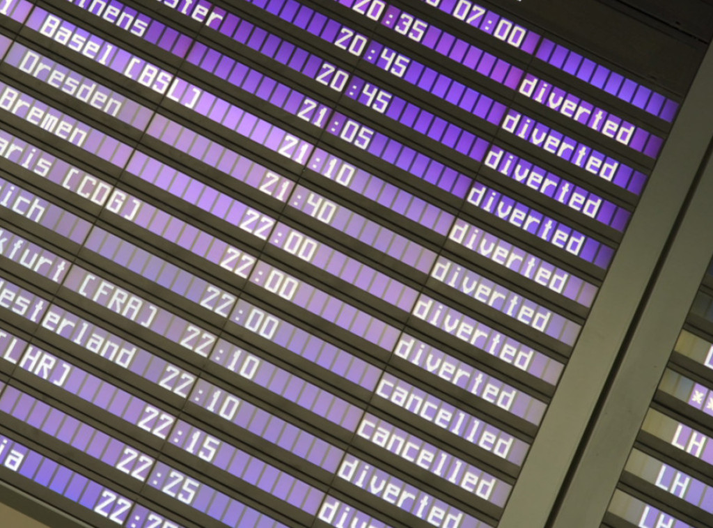 Aerodrom u Minhenu postepeno nastavlja letove nakon primećenih dronova, uz kašnjenja