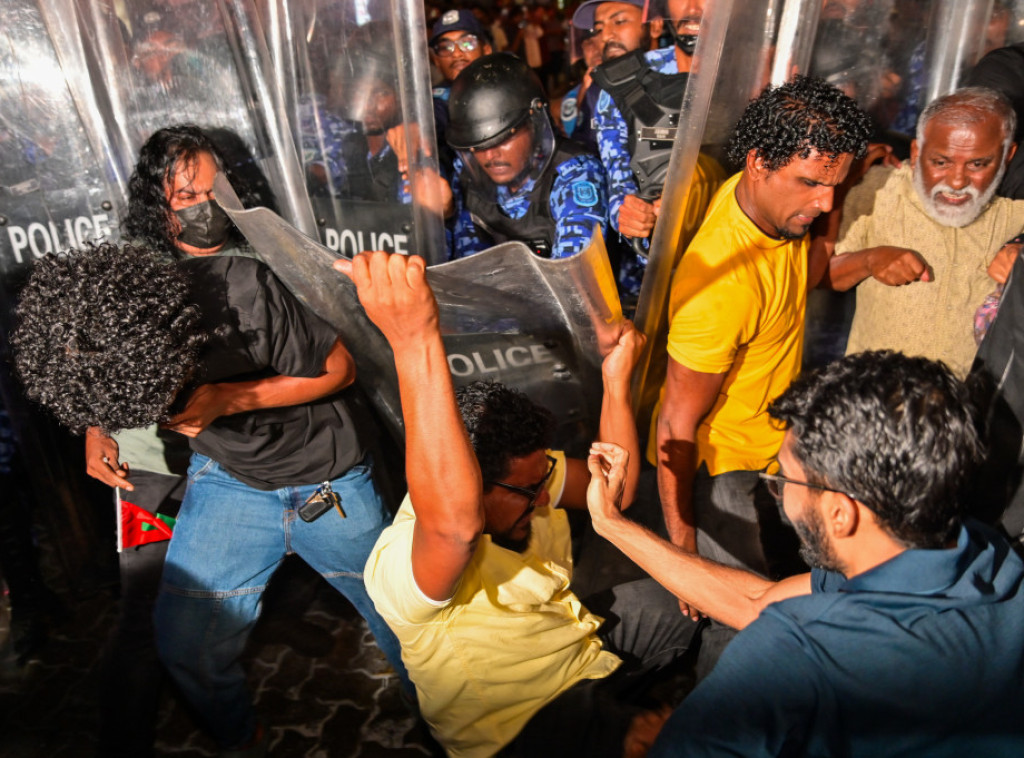 Policija uhapsila osam demonstranata tokom protesta opozicije na Maldivima