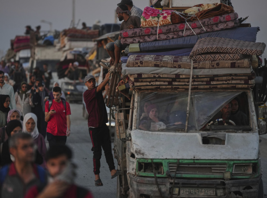 Izraelska vojska: Oko 900.000 Palestinaca evakuisano iz severnog u južni deo Gaze