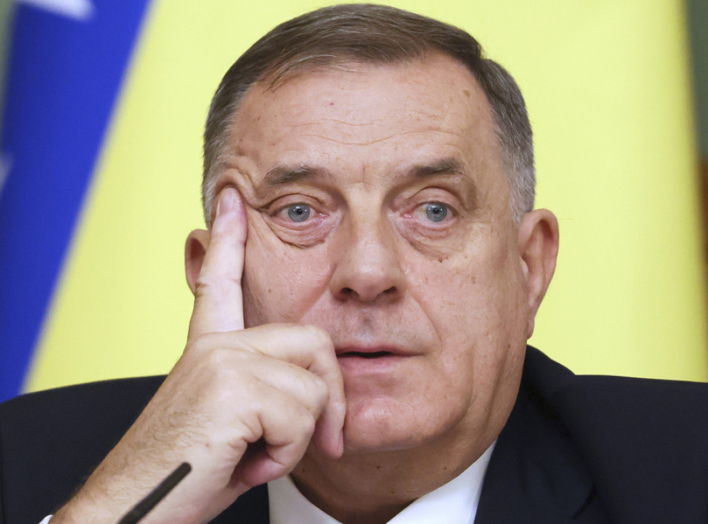 Dodik za TASS: Zapad pokušava da izvede "obojenu revoluciju" u Srbiji