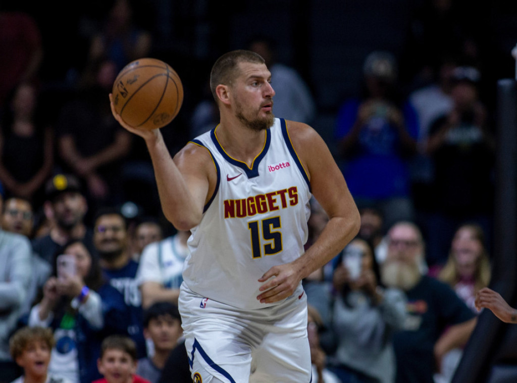 Srpski košarkaš Nikola Jokić postigao 14 poena u porazu Denvera od Minesote