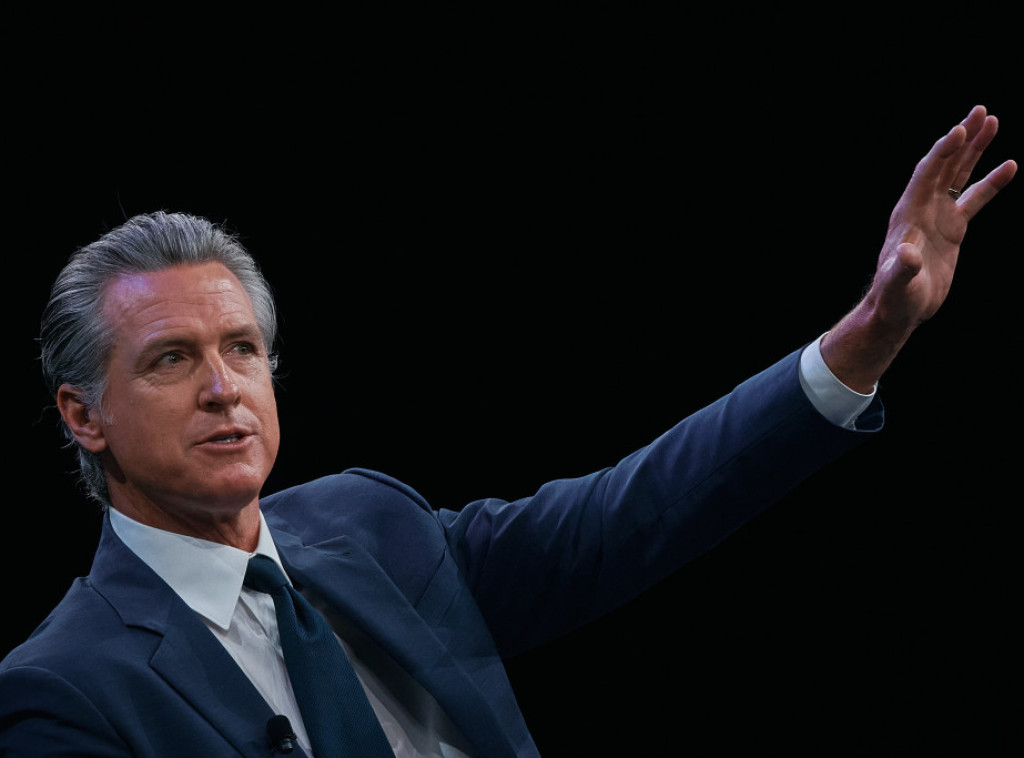 Guverner Kalifornije igrao Fortnajt i kritikovao Demokrate zbog medijskog zaostatka