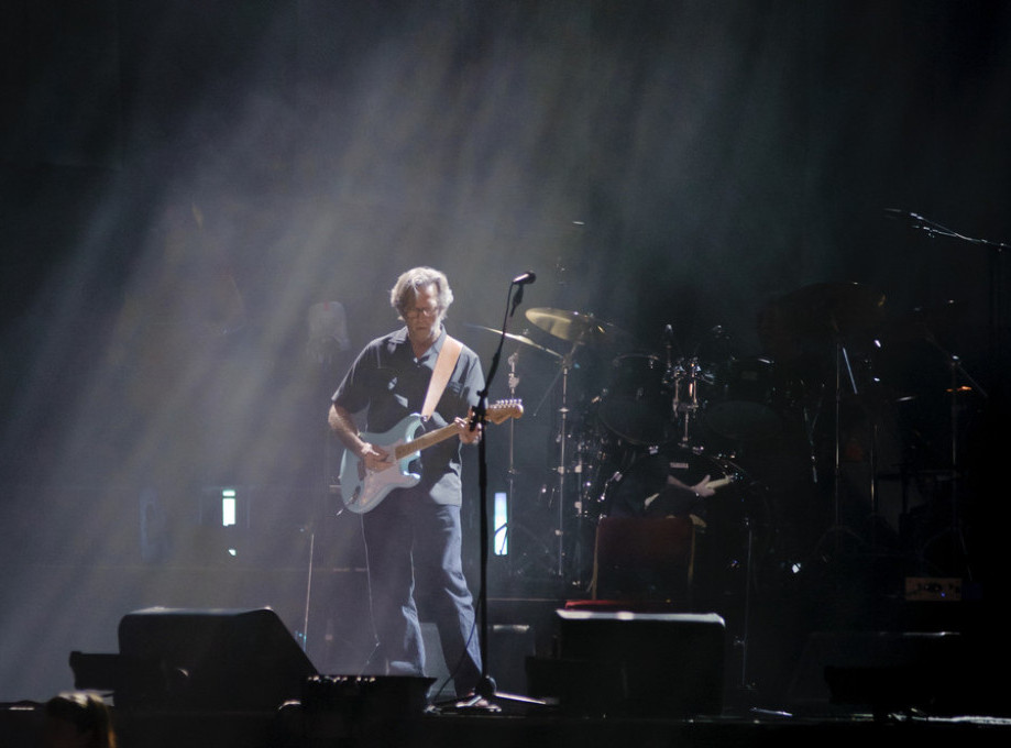 Erik Klepton se žali zbog renoviranja kod komšija, tvrdi da mu se narušava privatnost