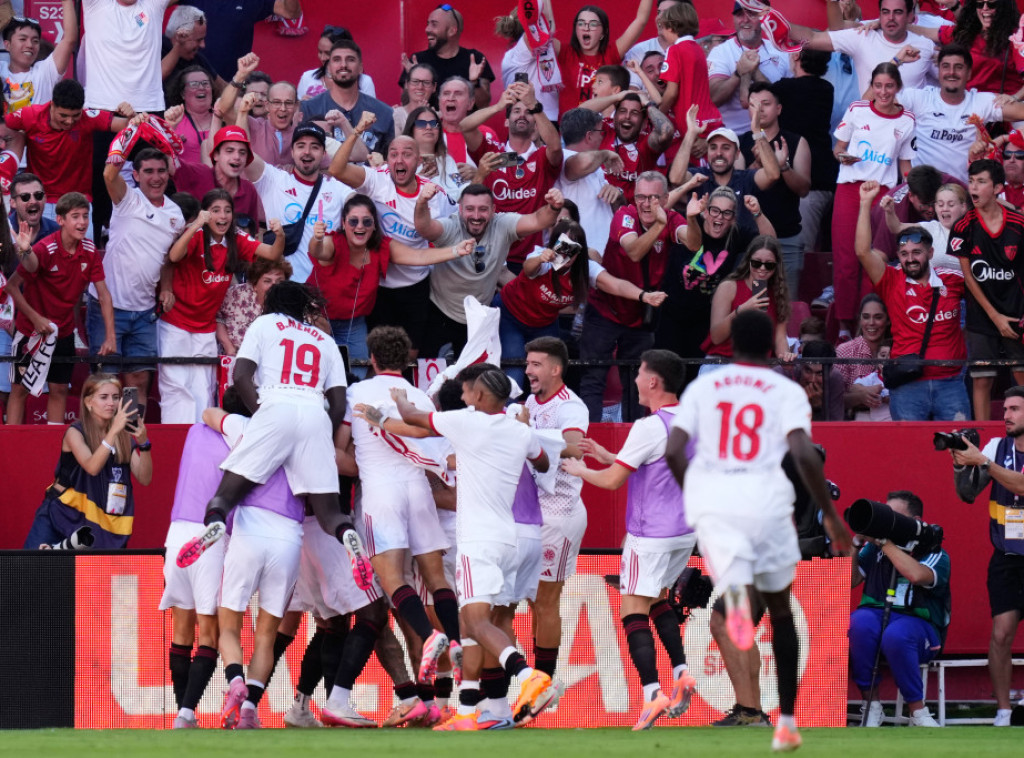 Fudbaleri Sevilje ubedljivo savladali Barselonu u španskoj La Ligi