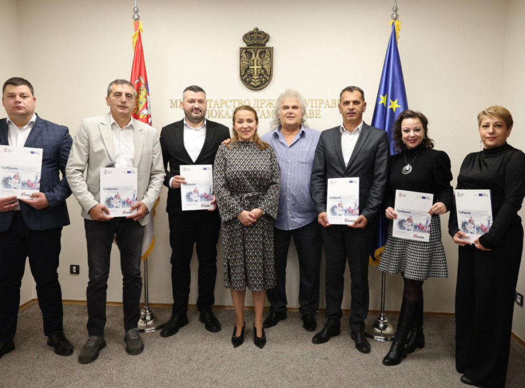 Ministarka Paunović potpisala ugovore  sa sedam lokalnih samouprava vredne više od 52 miliona dinara