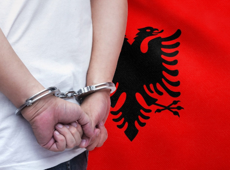 Uhapšen Italijan sa majicom sa natpisom UČK