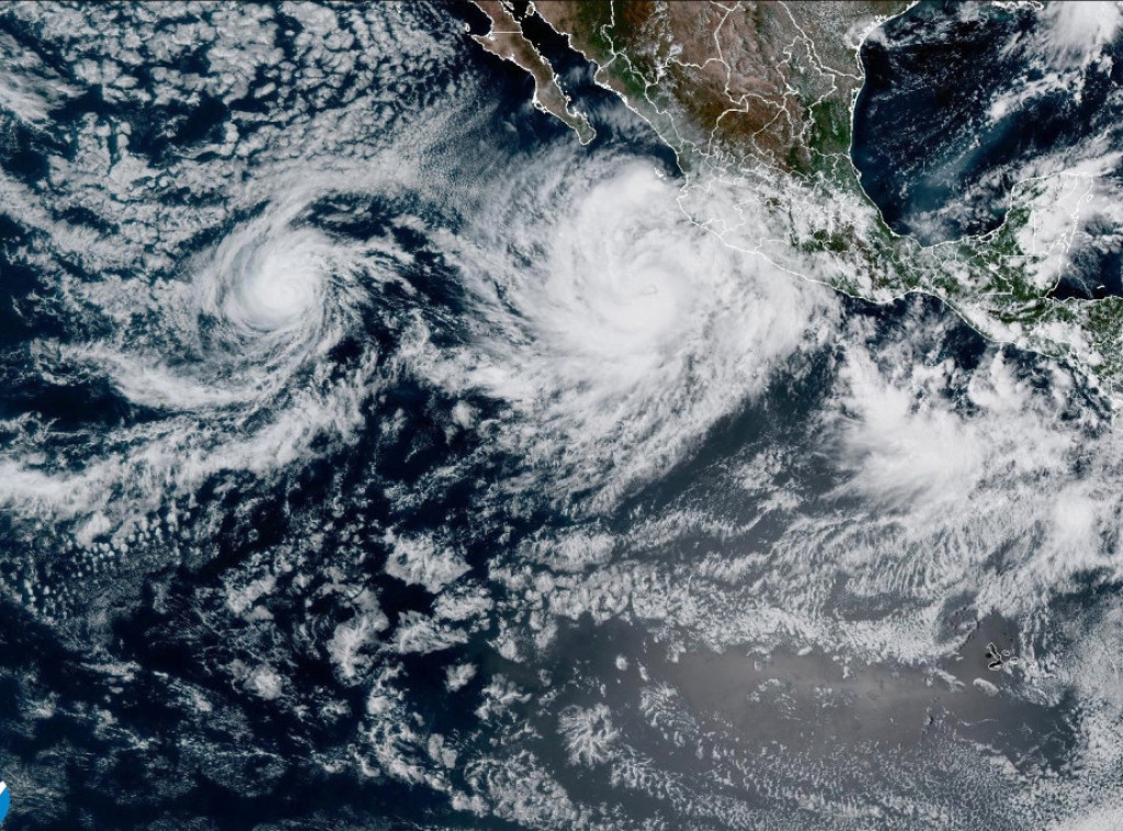 Uragan Prisila zahvatio zapad Meksika, uvedena upozorenja i otkazane škole